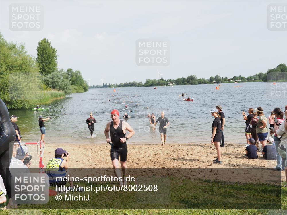 21.06.2025 - 27. Vierlanden-Triathlon MichiJ http://msf.ph/oto/8002508 15.06.2026 10:05:17 Schwimmen 364, 382, 384, 393, 402, 422, 456 meine-sportfotos.de