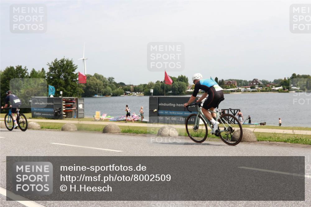 21.06.2025 - 27. Vierlanden-Triathlon H.Heesch http://msf.ph/oto/8002509 15.06.2025 11:47:07 Radfahren 647, 696, 710, 734, 763, 831 meine-sportfotos.de