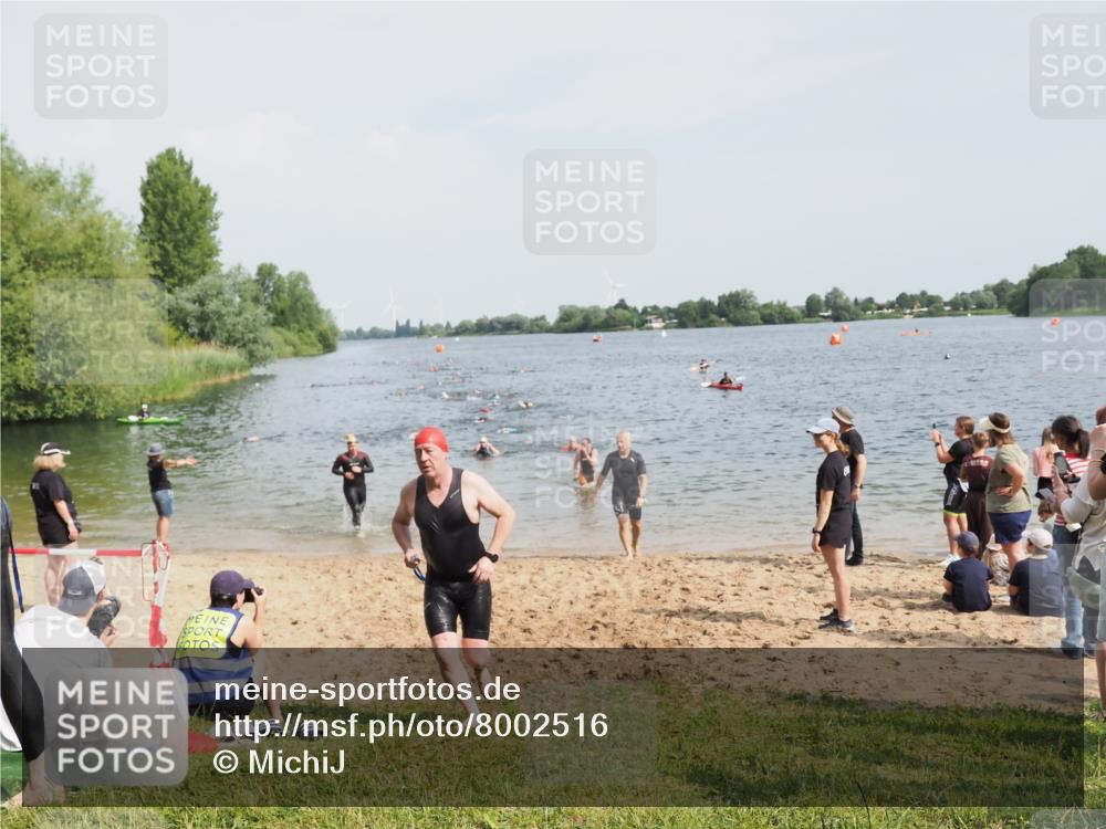 21.06.2025 - 27. Vierlanden-Triathlon MichiJ http://msf.ph/oto/8002516 15.06.2026 10:05:17 Schwimmen 364, 382, 384, 393, 402, 422, 456 meine-sportfotos.de