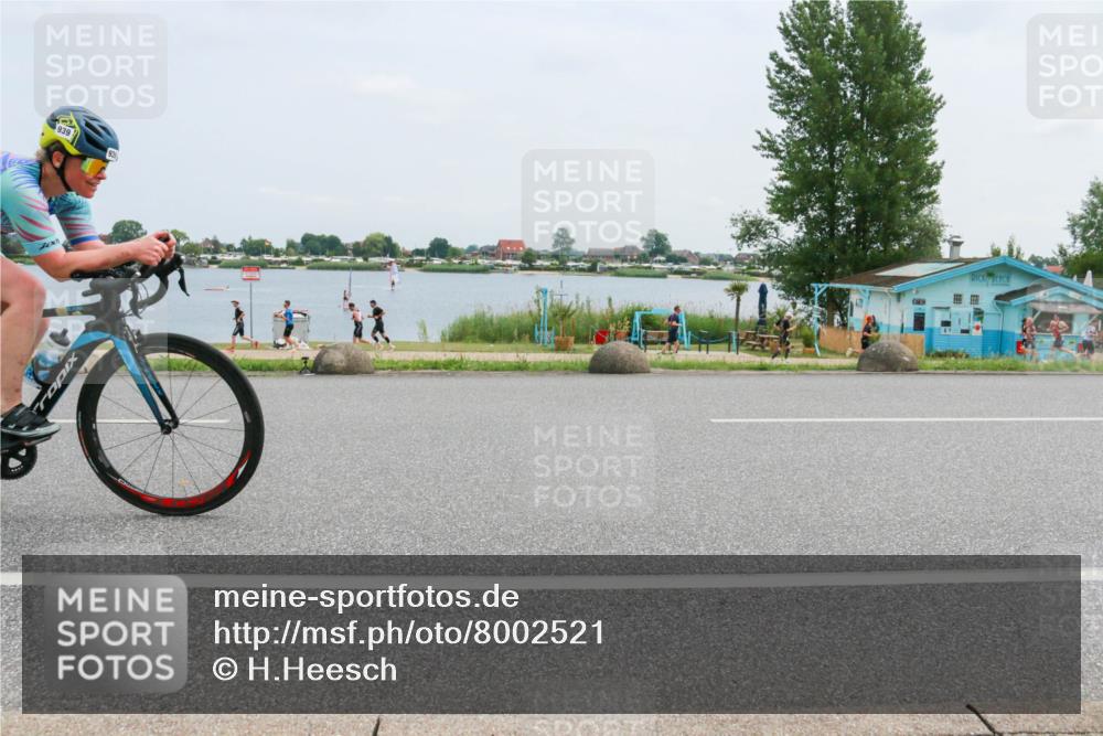 21.06.2025 - 27. Vierlanden-Triathlon H.Heesch http://msf.ph/oto/8002521 15.06.2025 12:41:18 Radfahren 939 meine-sportfotos.de