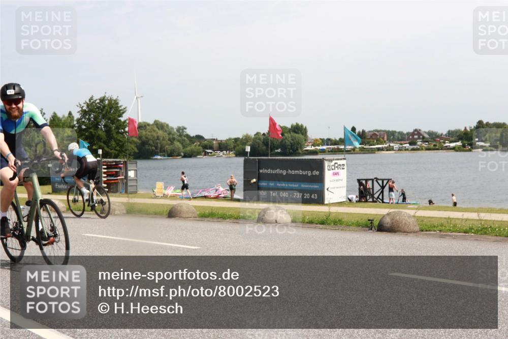 21.06.2025 - 27. Vierlanden-Triathlon H.Heesch http://msf.ph/oto/8002523 15.06.2025 11:47:08 Radfahren 647, 696, 710, 722, 734, 763, 831 meine-sportfotos.de