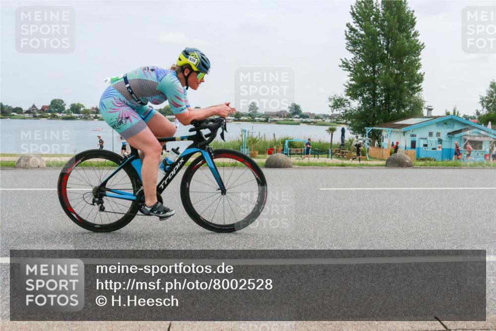 21.06.2025 - 27. Vierlanden-Triathlon H.Heesch http://msf.ph/oto/8002528 15.06.2025 12:41:18 Radfahren 939 meine-sportfotos.de