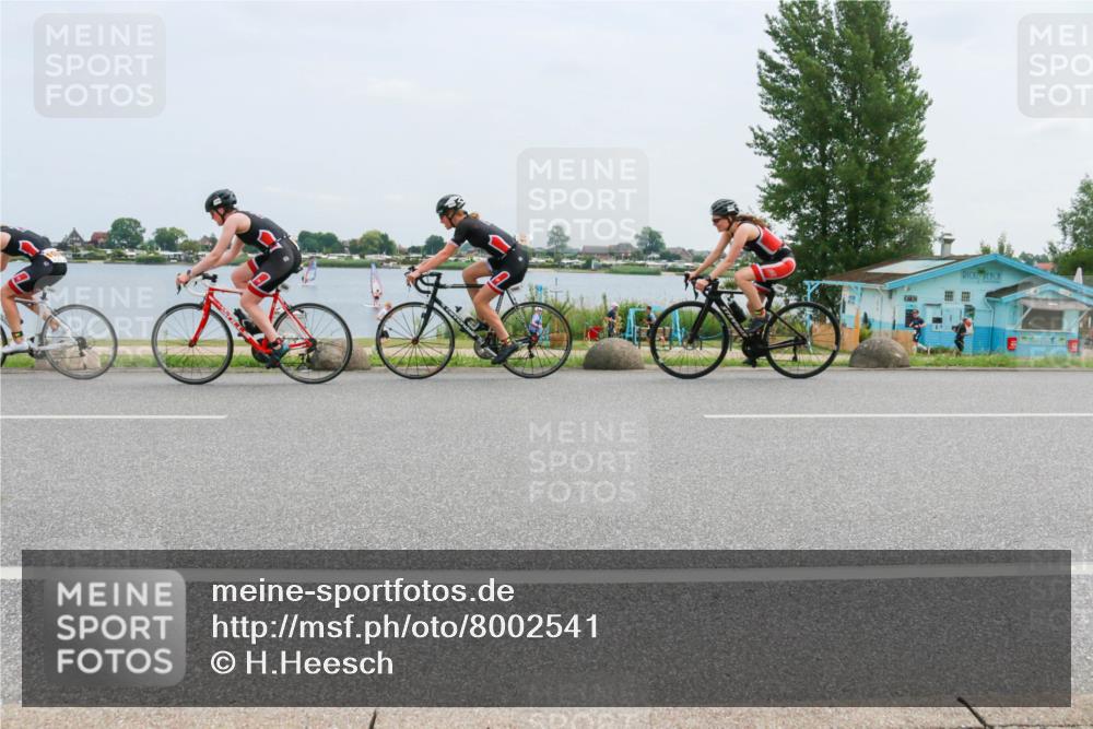 21.06.2025 - 27. Vierlanden-Triathlon H.Heesch http://msf.ph/oto/8002541 15.06.2025 12:41:37 Radfahren 908, 1089, 1090, 1091, 1092 meine-sportfotos.de