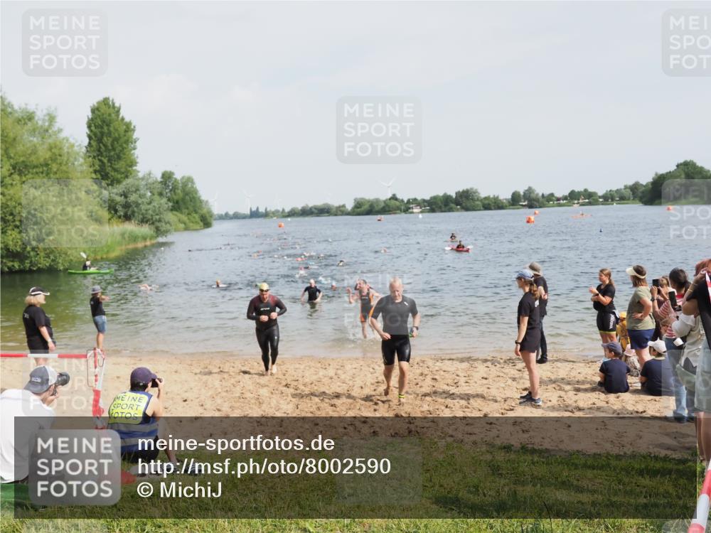 21.06.2025 - 27. Vierlanden-Triathlon MichiJ http://msf.ph/oto/8002590 15.06.2026 10:05:20 Schwimmen 364, 382, 384, 393, 402, 409, 422, 456 meine-sportfotos.de