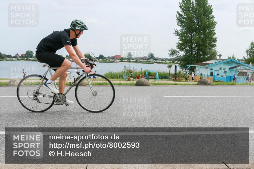 21.06.2025 - 27. Vierlanden-Triathlon H.Heesch http://msf.ph/oto/8002593 15.06.2025 12:41:43 Radfahren 671, 1089, 1090, 1091, 1092 meine-sportfotos.de