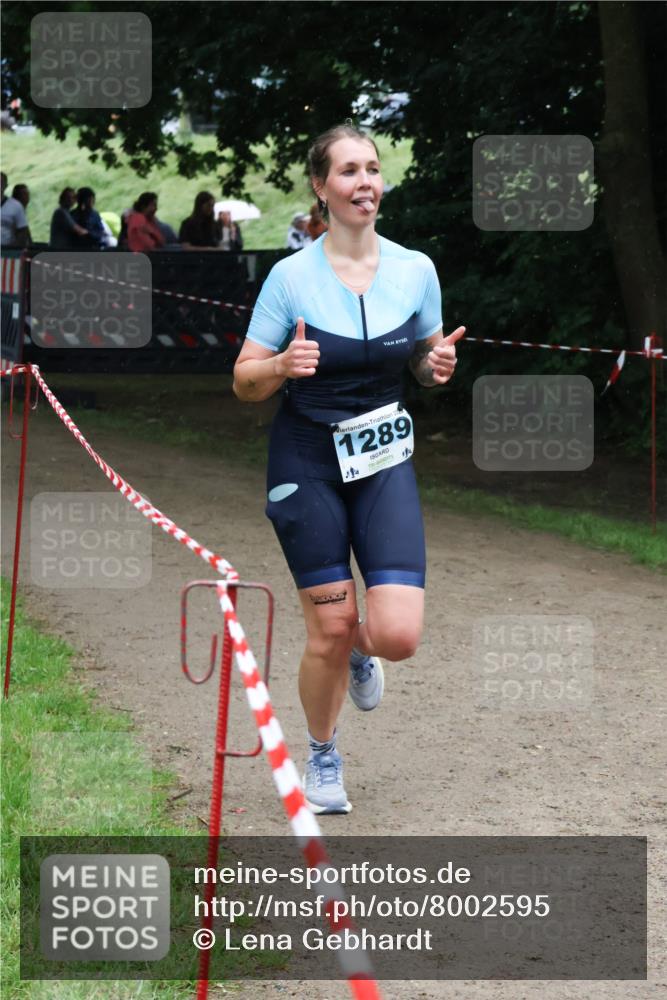 21.06.2025 - 27. Vierlanden-Triathlon Lena Gebhardt http://msf.ph/oto/8002595 15.06.2025 14:09:56 Laufen 20, 1289 meine-sportfotos.de