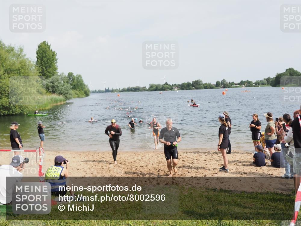 21.06.2025 - 27. Vierlanden-Triathlon MichiJ http://msf.ph/oto/8002596 15.06.2026 10:05:20 Schwimmen 364, 382, 384, 393, 402, 409, 422, 456 meine-sportfotos.de
