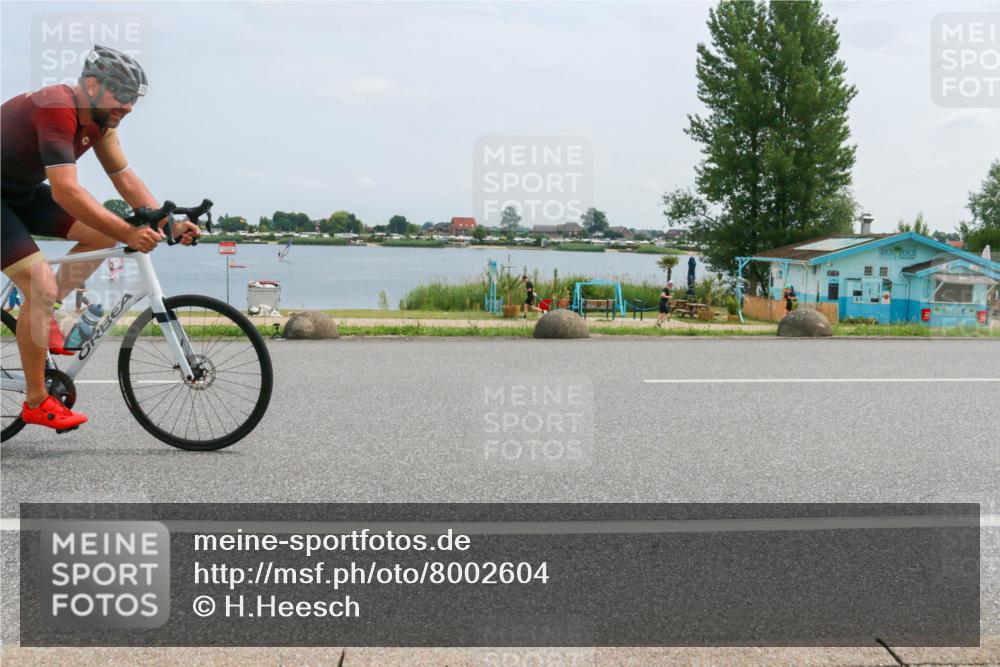 21.06.2025 - 27. Vierlanden-Triathlon H.Heesch http://msf.ph/oto/8002604 15.06.2025 12:41:59 Radfahren 770 meine-sportfotos.de