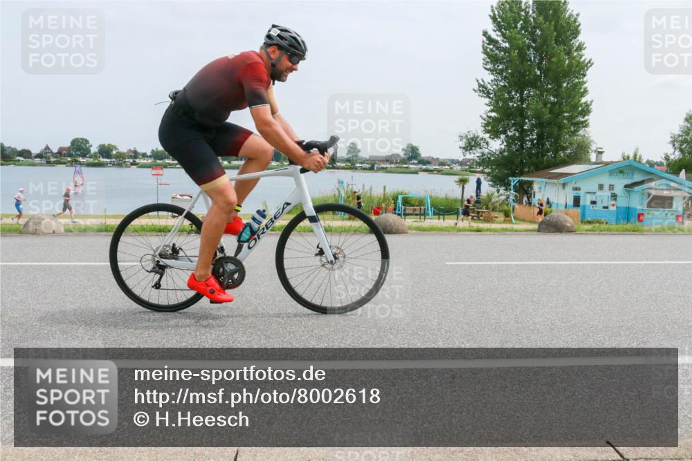 21.06.2025 - 27. Vierlanden-Triathlon H.Heesch http://msf.ph/oto/8002618 15.06.2025 12:41:59 Radfahren 770 meine-sportfotos.de