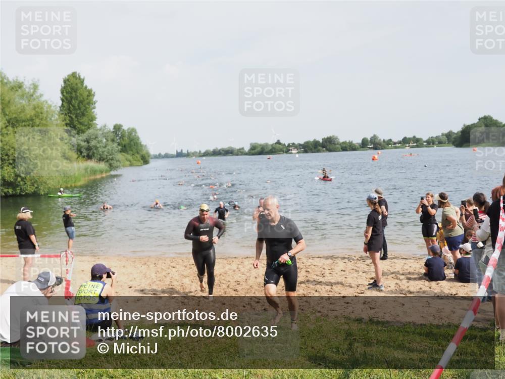 21.06.2025 - 27. Vierlanden-Triathlon MichiJ http://msf.ph/oto/8002635 15.06.2026 10:05:21 Schwimmen 364, 382, 384, 393, 402, 409, 456 meine-sportfotos.de