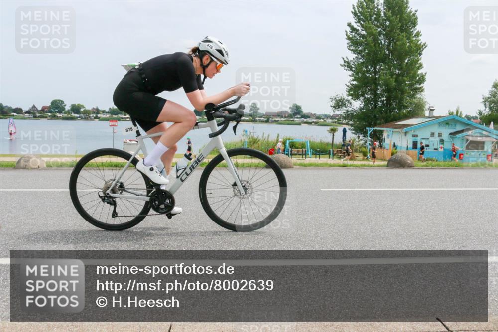 21.06.2025 - 27. Vierlanden-Triathlon H.Heesch http://msf.ph/oto/8002639 15.06.2025 12:42:06 Radfahren 687, 878 meine-sportfotos.de