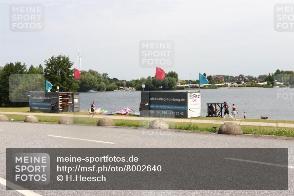 21.06.2025 - 27. Vierlanden-Triathlon H.Heesch http://msf.ph/oto/8002640 15.06.2025 11:47:18 Radfahren 717, 787 meine-sportfotos.de