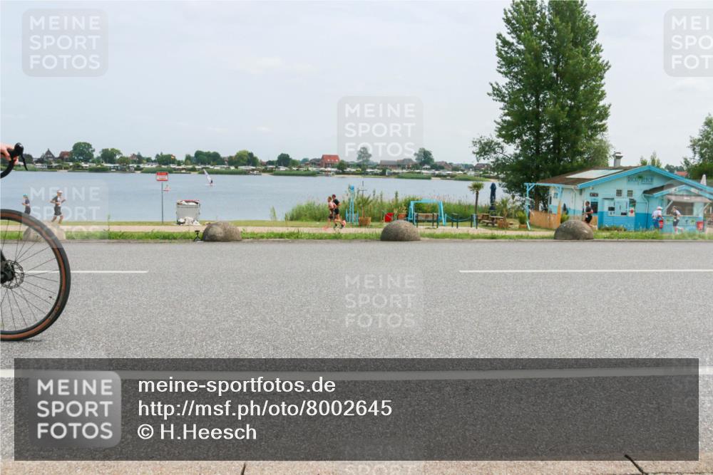 21.06.2025 - 27. Vierlanden-Triathlon H.Heesch http://msf.ph/oto/8002645 15.06.2025 12:42:10 Radfahren 687, 815, 925 meine-sportfotos.de