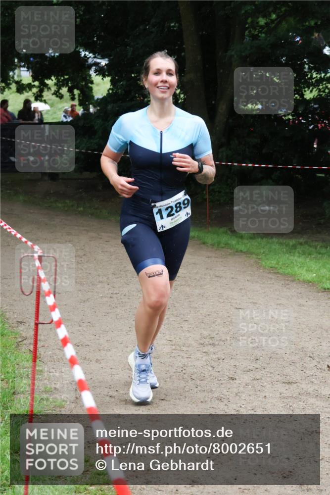 21.06.2025 - 27. Vierlanden-Triathlon Lena Gebhardt http://msf.ph/oto/8002651 15.06.2025 14:09:57 Laufen 202, 1289 meine-sportfotos.de