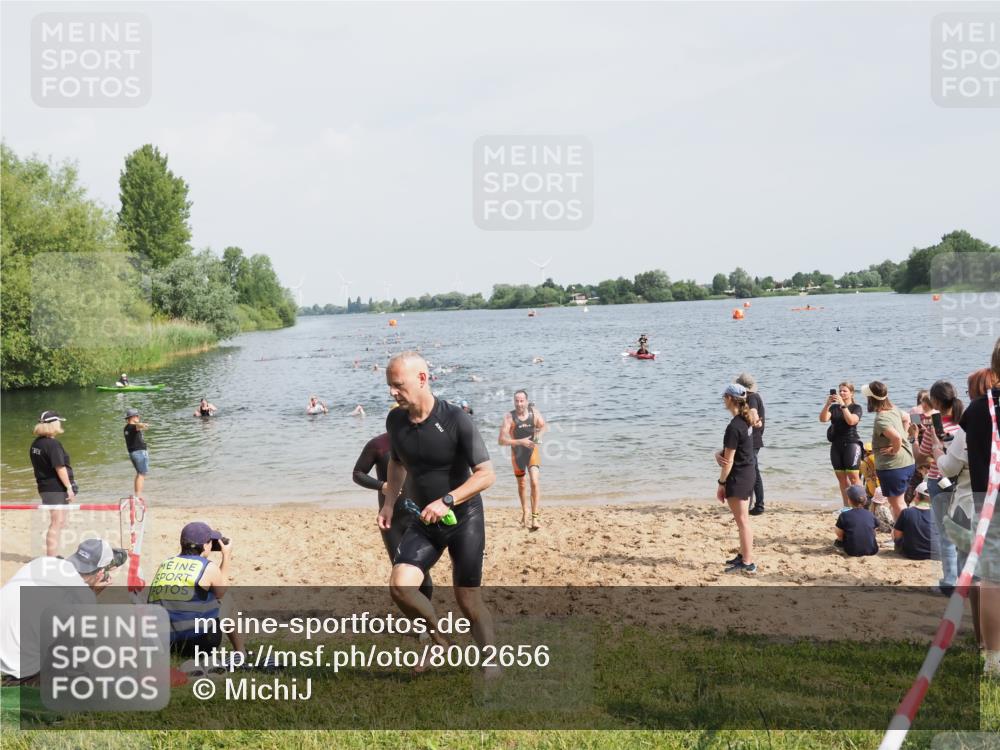 21.06.2025 - 27. Vierlanden-Triathlon MichiJ http://msf.ph/oto/8002656 15.06.2026 10:05:22 Schwimmen 364, 382, 384, 393, 402, 409, 456 meine-sportfotos.de