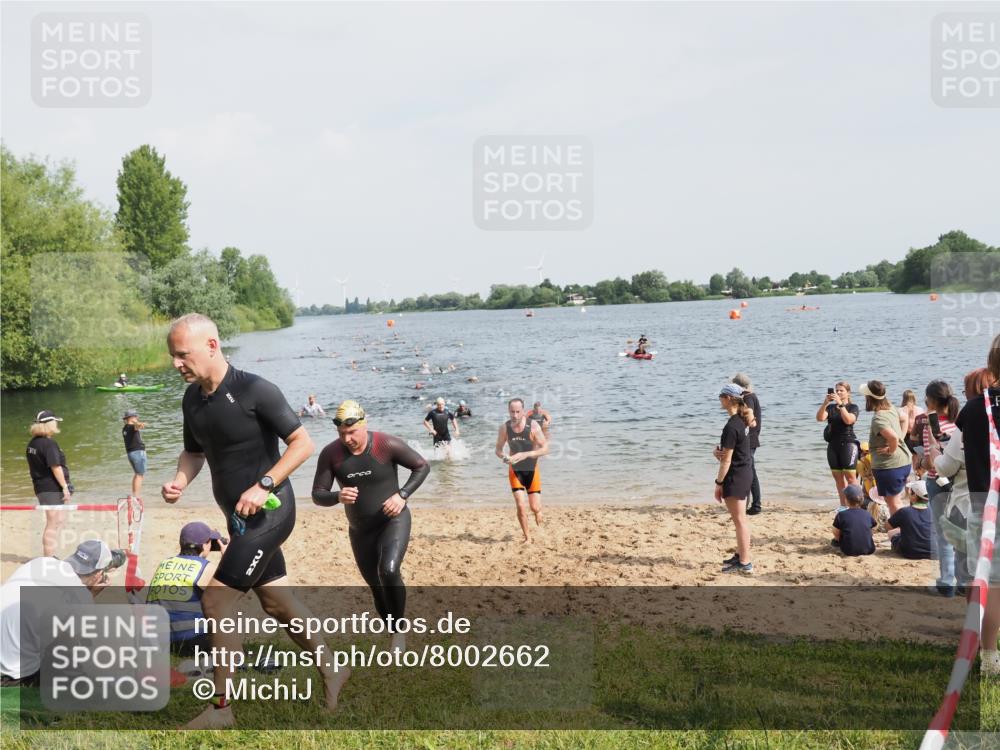 21.06.2025 - 27. Vierlanden-Triathlon MichiJ http://msf.ph/oto/8002662 15.06.2026 10:05:23 Schwimmen 384, 393, 402, 409, 456 meine-sportfotos.de