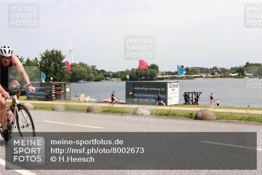 21.06.2025 - 27. Vierlanden-Triathlon H.Heesch http://msf.ph/oto/8002673 15.06.2025 11:47:19 Radfahren 717, 787 meine-sportfotos.de