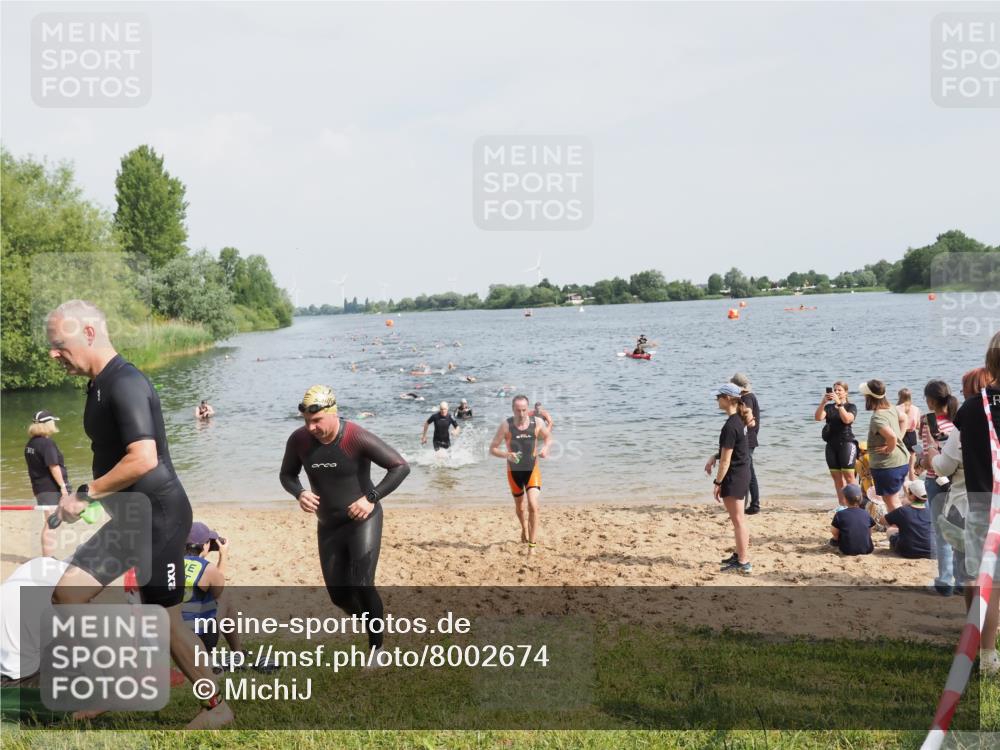 21.06.2025 - 27. Vierlanden-Triathlon MichiJ http://msf.ph/oto/8002674 15.06.2026 10:05:23 Schwimmen 384, 393, 402, 409, 456 meine-sportfotos.de