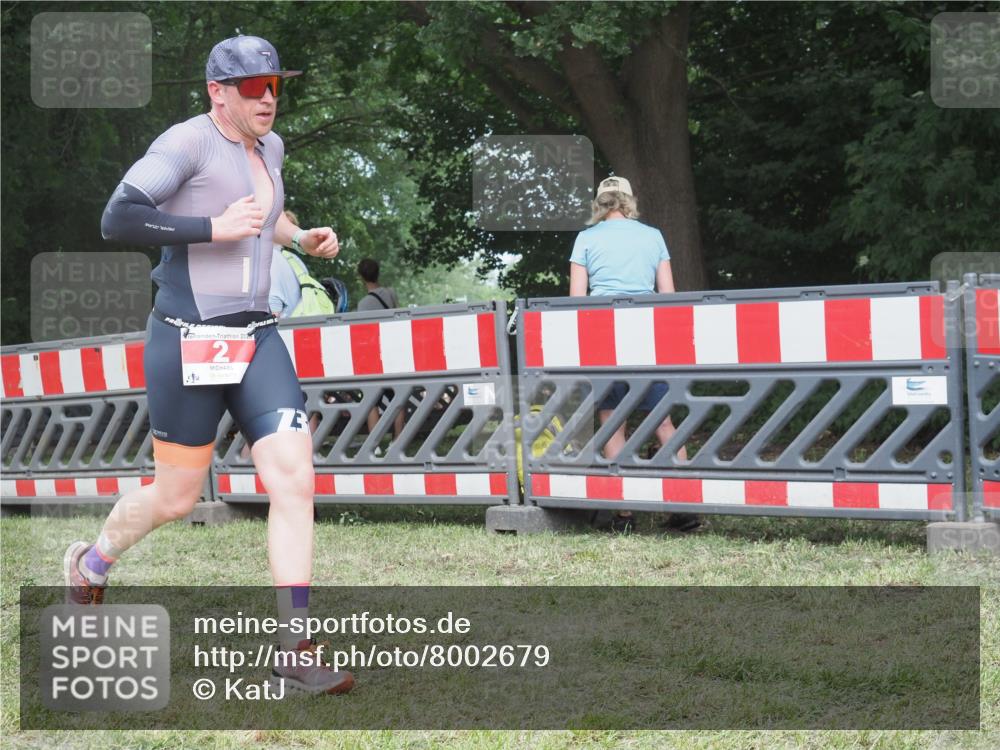 21.06.2025 - 27. Vierlanden-Triathlon KatJ http://msf.ph/oto/8002679 15.06.2025 12:56:14 Ziel 2 meine-sportfotos.de