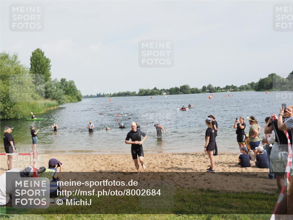 21.06.2025 - 27. Vierlanden-Triathlon MichiJ http://msf.ph/oto/8002684 15.06.2026 10:05:27 Schwimmen 378, 393, 402, 409, 456 meine-sportfotos.de