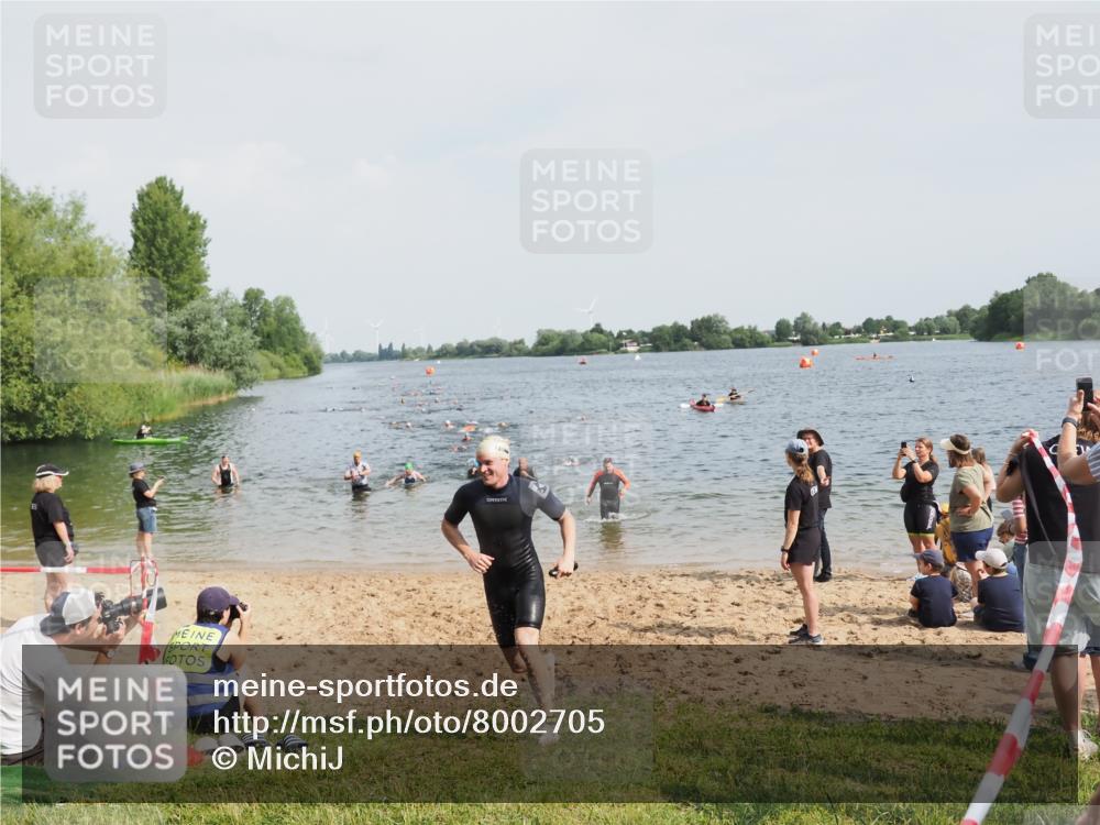 21.06.2025 - 27. Vierlanden-Triathlon MichiJ http://msf.ph/oto/8002705 15.06.2026 10:05:28 Schwimmen 378, 393, 402, 409, 456 meine-sportfotos.de