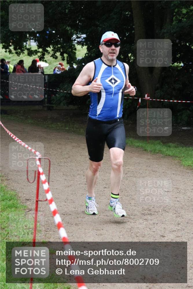 21.06.2025 - 27. Vierlanden-Triathlon Lena Gebhardt http://msf.ph/oto/8002709 15.06.2025 14:10:08 Laufen  meine-sportfotos.de
