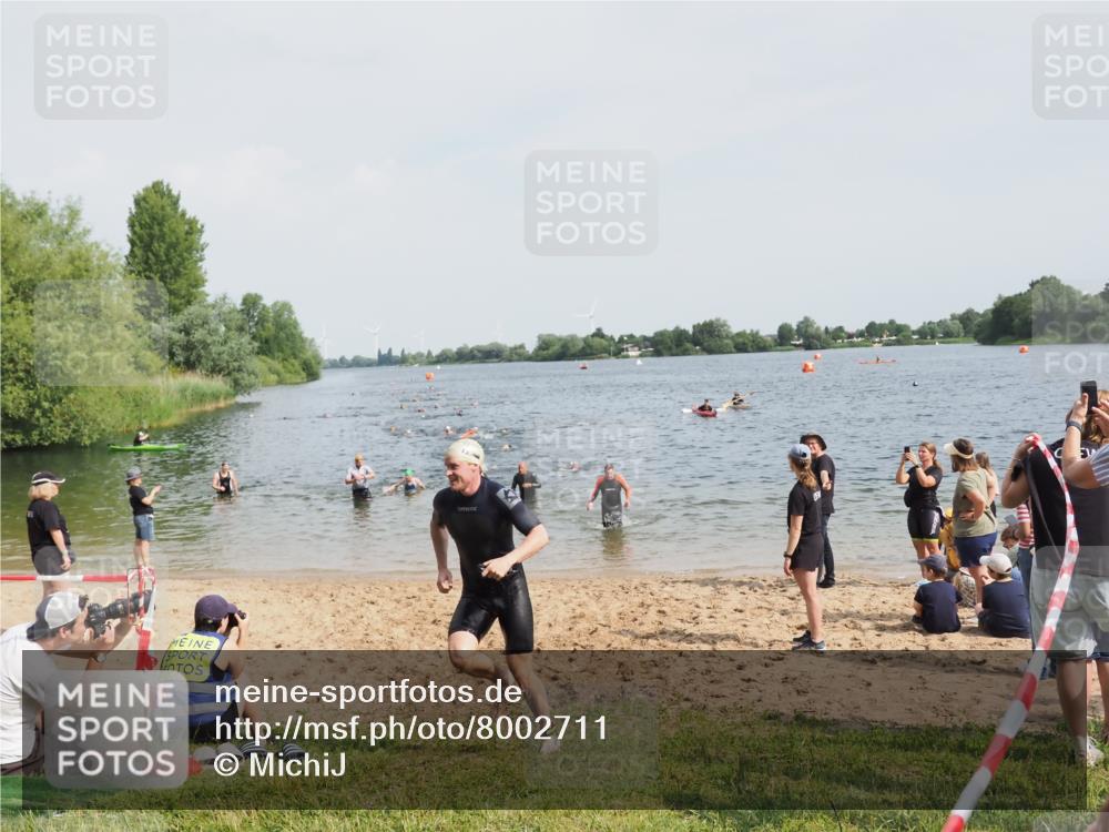 21.06.2025 - 27. Vierlanden-Triathlon MichiJ http://msf.ph/oto/8002711 15.06.2026 10:05:28 Schwimmen 378, 393, 402, 409, 456 meine-sportfotos.de