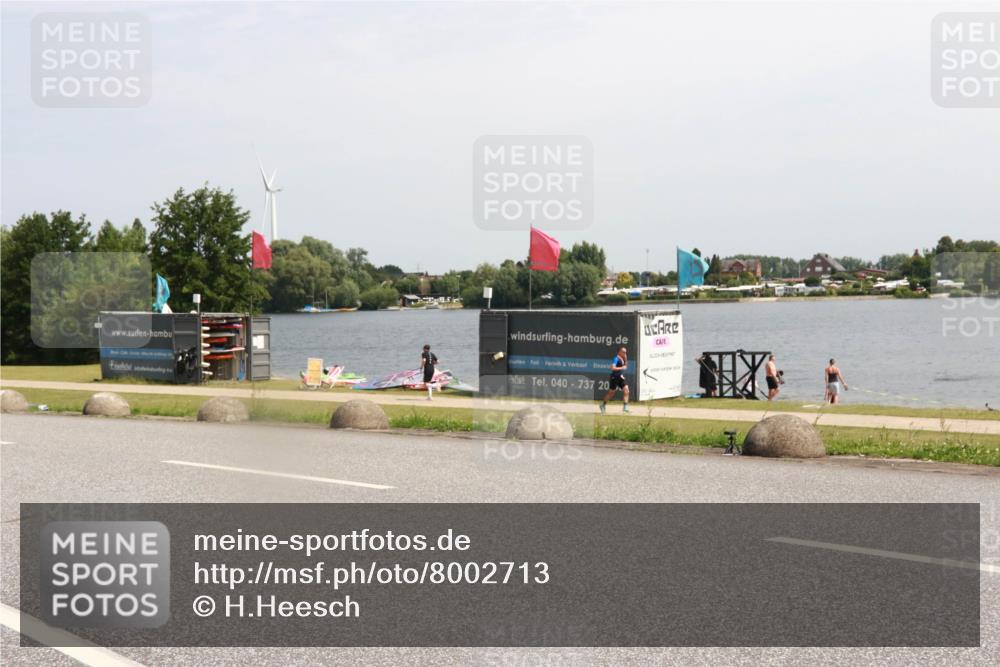 21.06.2025 - 27. Vierlanden-Triathlon H.Heesch http://msf.ph/oto/8002713 15.06.2025 11:47:21 Radfahren 717, 787 meine-sportfotos.de