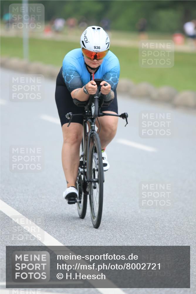 21.06.2025 - 27. Vierlanden-Triathlon H.Heesch http://msf.ph/oto/8002721 15.06.2025 12:43:08 Radfahren 917, 936 meine-sportfotos.de