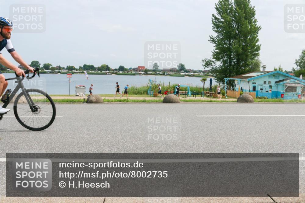 21.06.2025 - 27. Vierlanden-Triathlon H.Heesch http://msf.ph/oto/8002735 15.06.2025 12:42:16 Radfahren 776, 925 meine-sportfotos.de