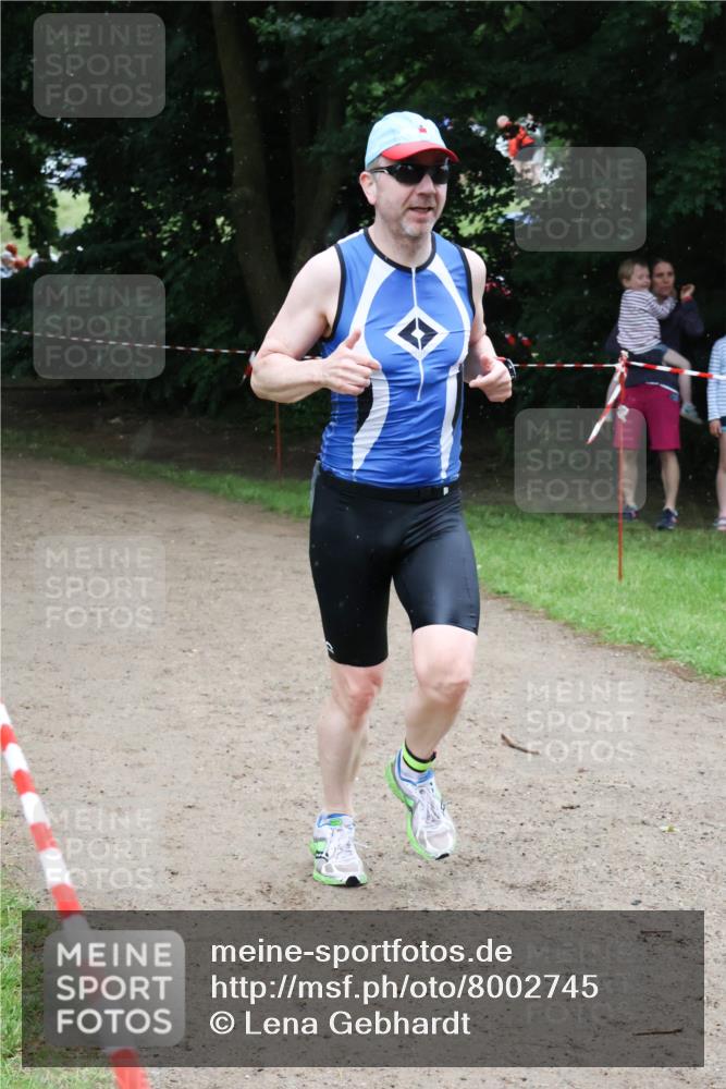 21.06.2025 - 27. Vierlanden-Triathlon Lena Gebhardt http://msf.ph/oto/8002745 15.06.2025 14:10:09 Laufen  meine-sportfotos.de