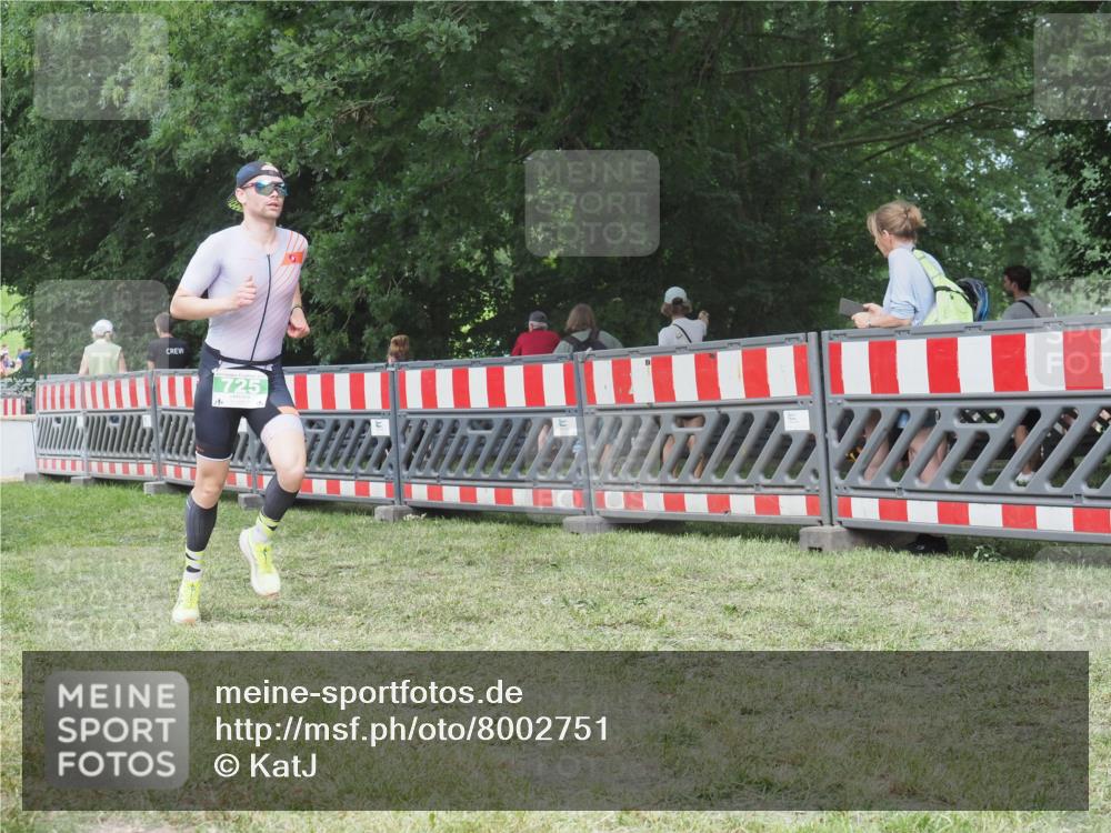 21.06.2025 - 27. Vierlanden-Triathlon KatJ http://msf.ph/oto/8002751 15.06.2025 12:56:40 Ziel 725, 1004, 1006, 1007, 1008 meine-sportfotos.de