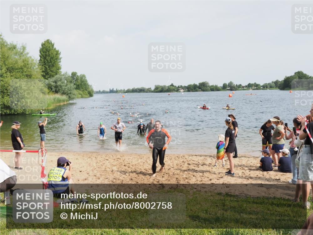 21.06.2025 - 27. Vierlanden-Triathlon MichiJ http://msf.ph/oto/8002758 15.06.2026 10:05:34 Schwimmen 366, 378, 401, 409, 413 meine-sportfotos.de