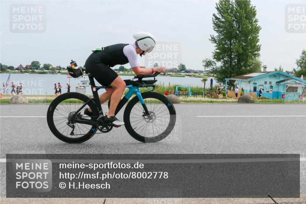 21.06.2025 - 27. Vierlanden-Triathlon H.Heesch http://msf.ph/oto/8002778 15.06.2025 12:43:10 Radfahren 917, 936 meine-sportfotos.de