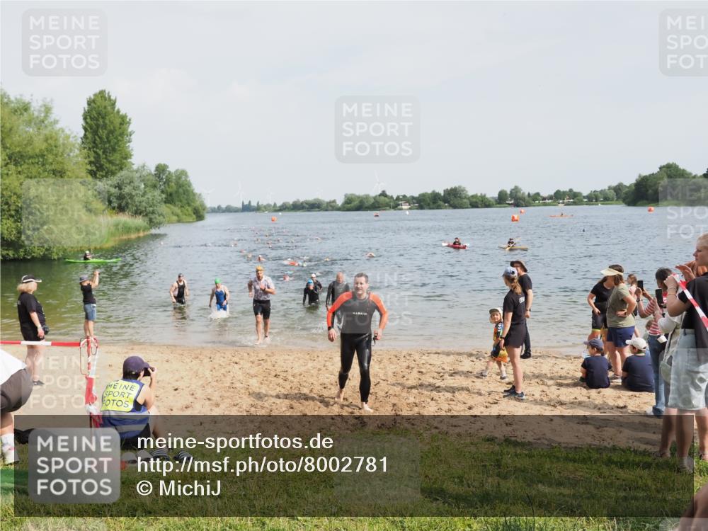 21.06.2025 - 27. Vierlanden-Triathlon MichiJ http://msf.ph/oto/8002781 15.06.2026 10:05:34 Schwimmen 366, 378, 401, 409, 413 meine-sportfotos.de