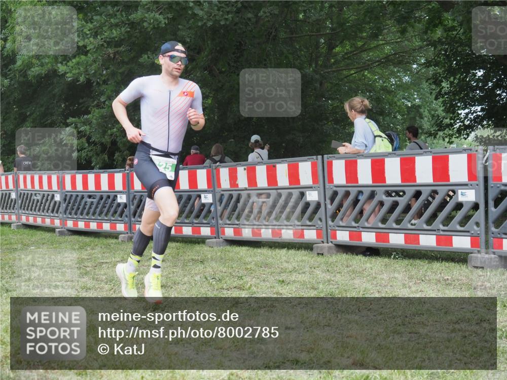 21.06.2025 - 27. Vierlanden-Triathlon KatJ http://msf.ph/oto/8002785 15.06.2025 12:56:40 Ziel 725, 1004, 1006, 1007, 1008 meine-sportfotos.de