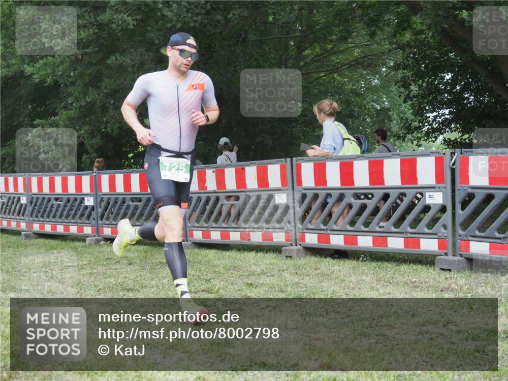 21.06.2025 - 27. Vierlanden-Triathlon KatJ http://msf.ph/oto/8002798 15.06.2025 12:56:40 Ziel 725, 1004, 1006, 1007, 1008 meine-sportfotos.de