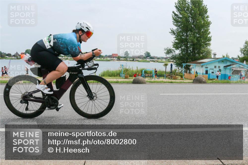 21.06.2025 - 27. Vierlanden-Triathlon H.Heesch http://msf.ph/oto/8002800 15.06.2025 12:43:11 Radfahren 917, 936 meine-sportfotos.de