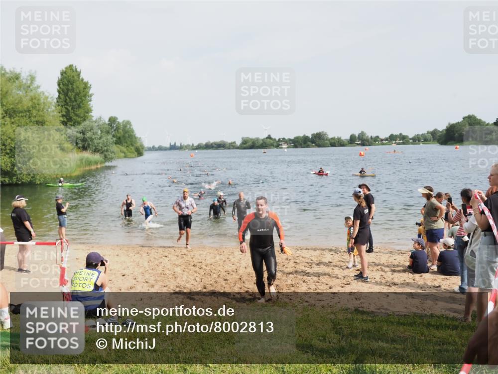 21.06.2025 - 27. Vierlanden-Triathlon MichiJ http://msf.ph/oto/8002813 15.06.2026 10:05:35 Schwimmen 366, 378, 401, 409, 413 meine-sportfotos.de