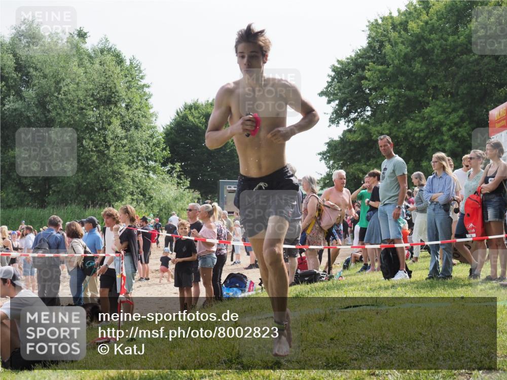 15.06.2025 - 27. Vierlanden-Triathlon KatJ http://msf.ph/oto/8002823 15.06.2025 09:58:47 Schwimmen 269 meine-sportfotos.de