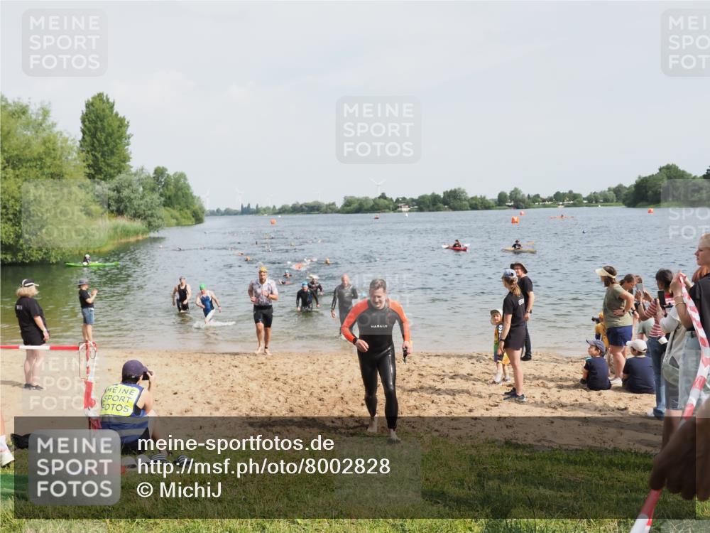 21.06.2025 - 27. Vierlanden-Triathlon MichiJ http://msf.ph/oto/8002828 15.06.2026 10:05:35 Schwimmen 366, 378, 401, 409, 413 meine-sportfotos.de