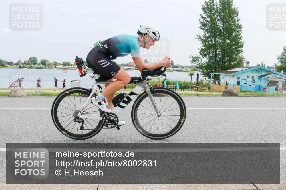 21.06.2025 - 27. Vierlanden-Triathlon H.Heesch http://msf.ph/oto/8002831 15.06.2025 12:43:46 Radfahren 913 meine-sportfotos.de