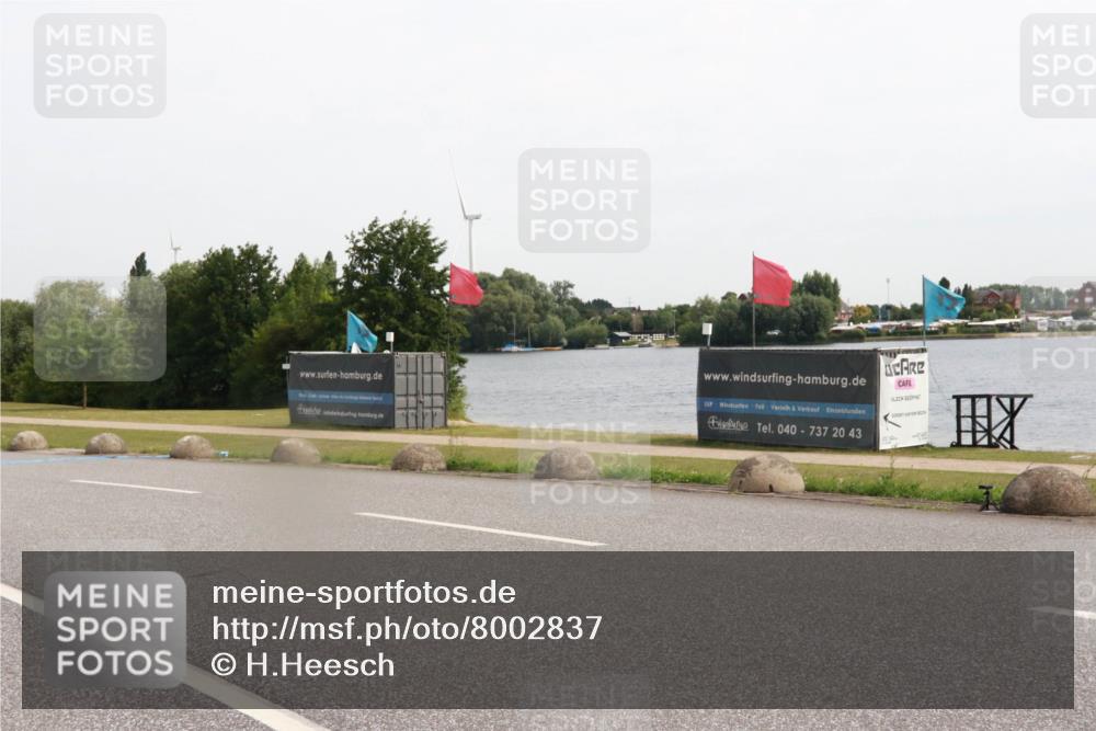 15.06.2025 - 27. Vierlanden-Triathlon H.Heesch http://msf.ph/oto/8002837 15.06.2025 10:28:54 Radfahren 26, 71, 200 meine-sportfotos.de