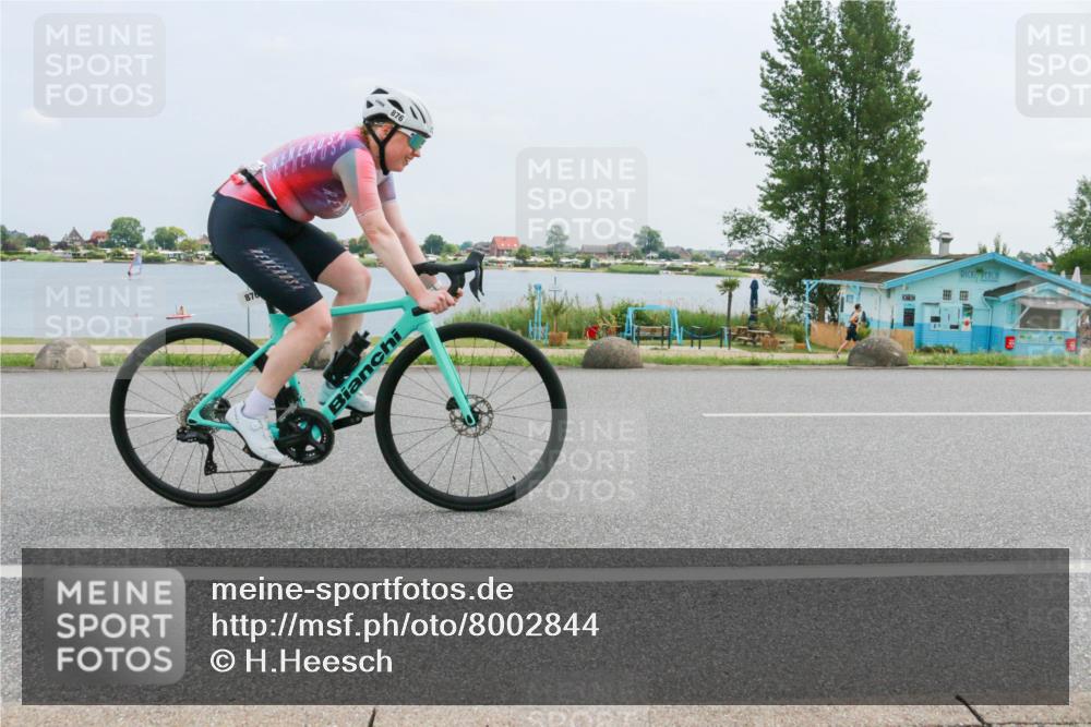 21.06.2025 - 27. Vierlanden-Triathlon H.Heesch http://msf.ph/oto/8002844 15.06.2025 12:44:05 Radfahren 876 meine-sportfotos.de