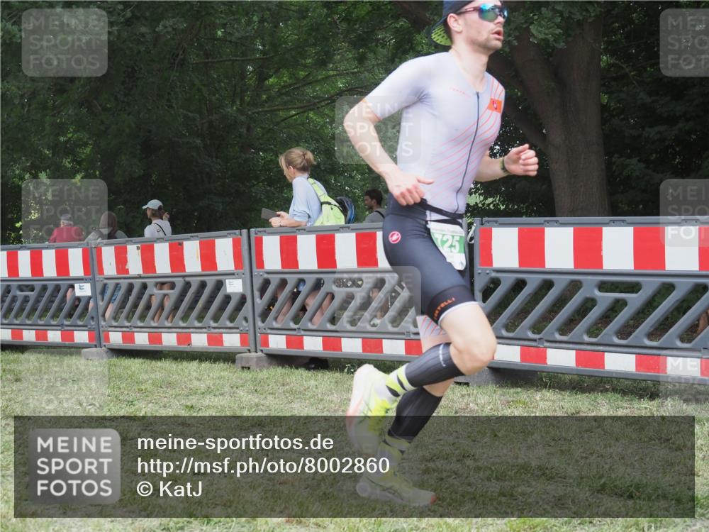 21.06.2025 - 27. Vierlanden-Triathlon KatJ http://msf.ph/oto/8002860 15.06.2025 12:56:41 Ziel 725, 1004, 1006, 1007, 1008 meine-sportfotos.de