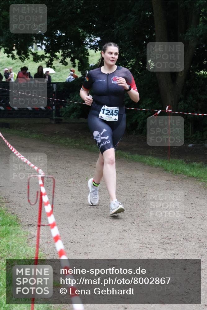 21.06.2025 - 27. Vierlanden-Triathlon Lena Gebhardt http://msf.ph/oto/8002867 15.06.2025 14:11:50 Laufen 2025, 1245 meine-sportfotos.de