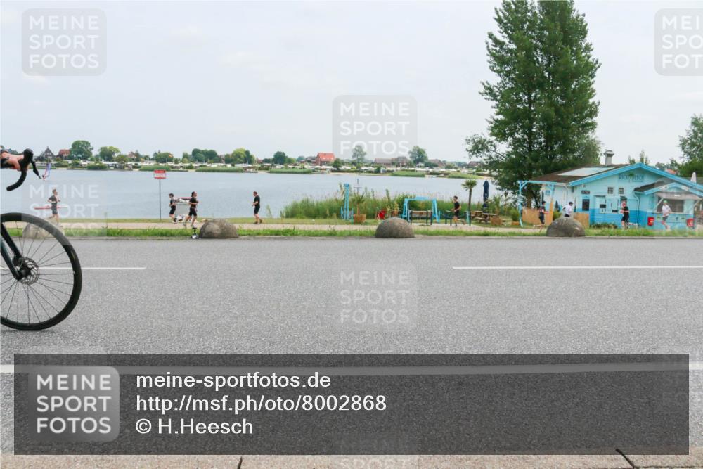 21.06.2025 - 27. Vierlanden-Triathlon H.Heesch http://msf.ph/oto/8002868 15.06.2025 12:44:22 Radfahren 800, 849 meine-sportfotos.de