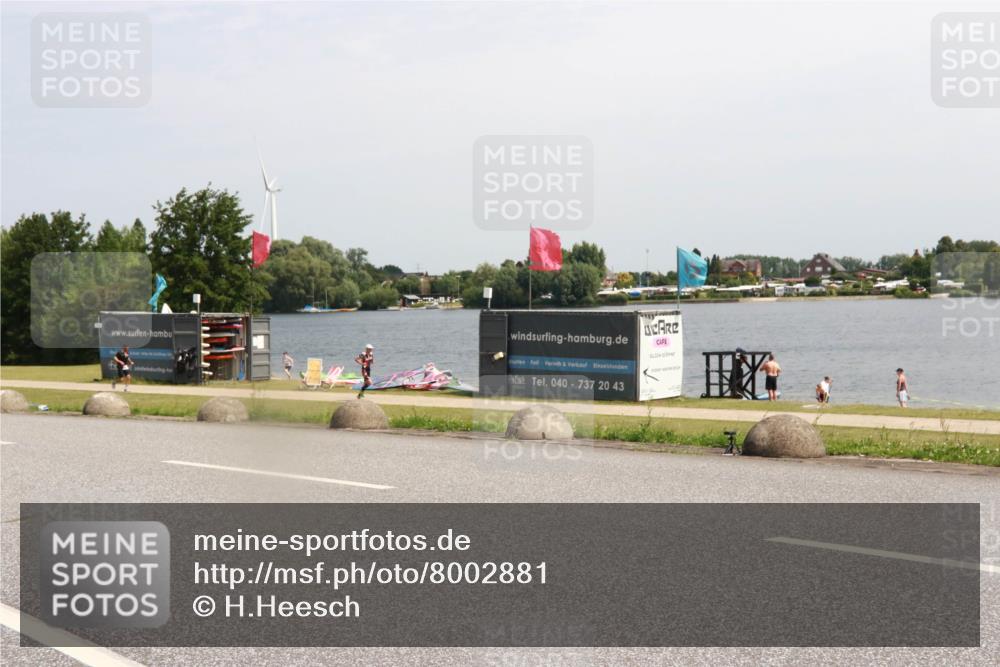 21.06.2025 - 27. Vierlanden-Triathlon H.Heesch http://msf.ph/oto/8002881 15.06.2025 11:47:31 Radfahren 684, 934 meine-sportfotos.de