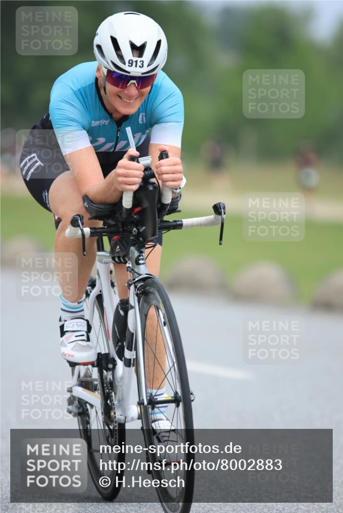 21.06.2025 - 27. Vierlanden-Triathlon H.Heesch http://msf.ph/oto/8002883 15.06.2025 12:43:44 Radfahren 913 meine-sportfotos.de