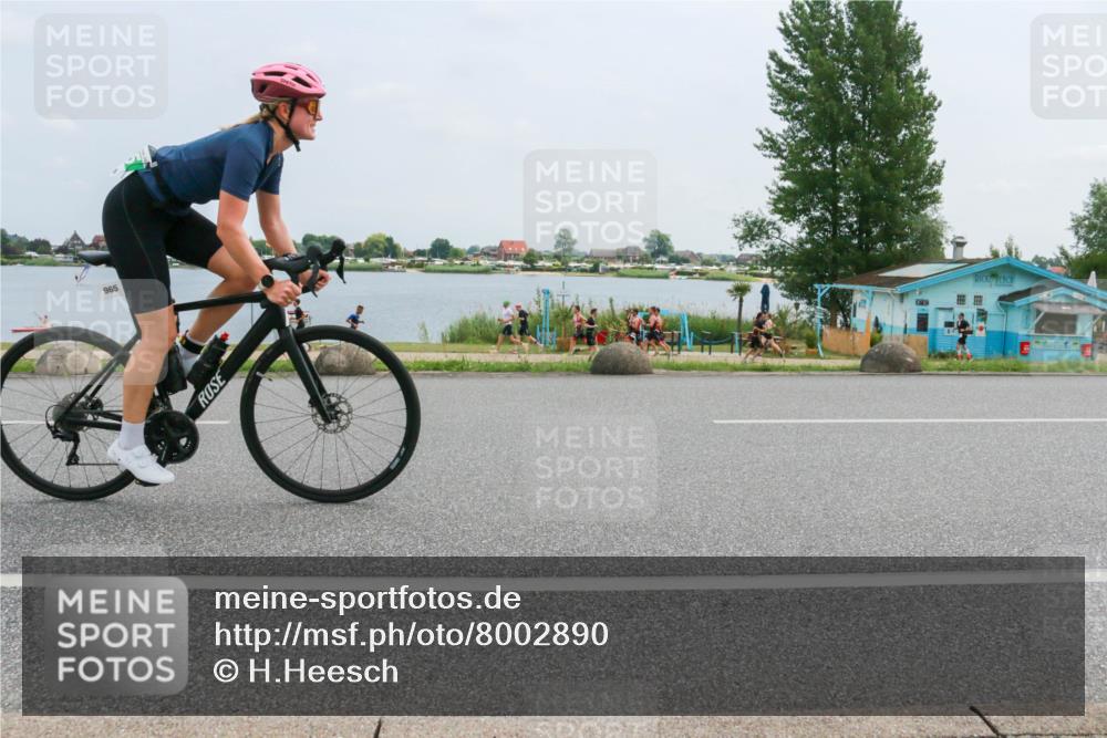 21.06.2025 - 27. Vierlanden-Triathlon H.Heesch http://msf.ph/oto/8002890 15.06.2025 12:44:28 Radfahren 965 meine-sportfotos.de